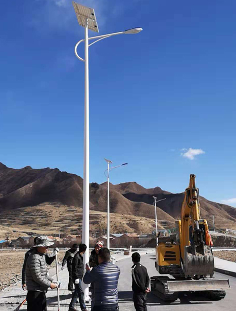 甘南碌曲10米称多太阳能路灯项目