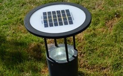 称多别墅庭院氛围营造：草坪灯选型与布光技巧